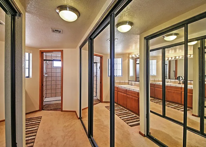 Walk To Havasu Beaches: W/ Pool Access! Lake Havasu City