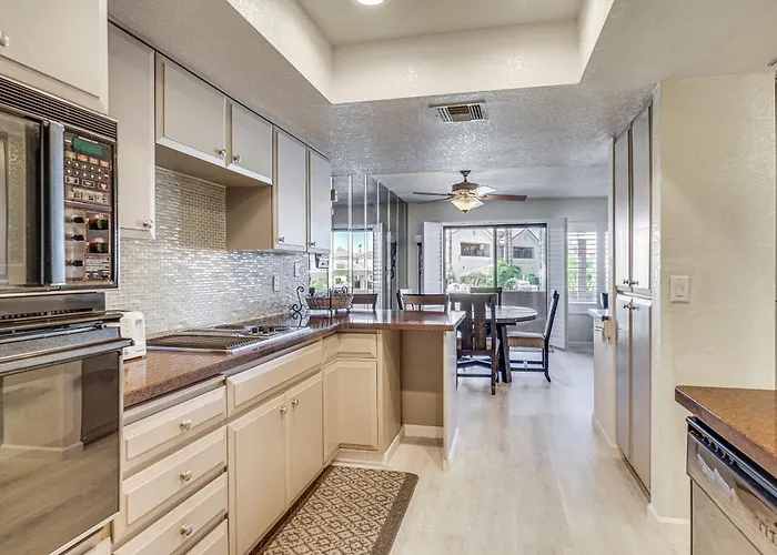 Walk To Havasu Beaches: W/ Pool Access! *